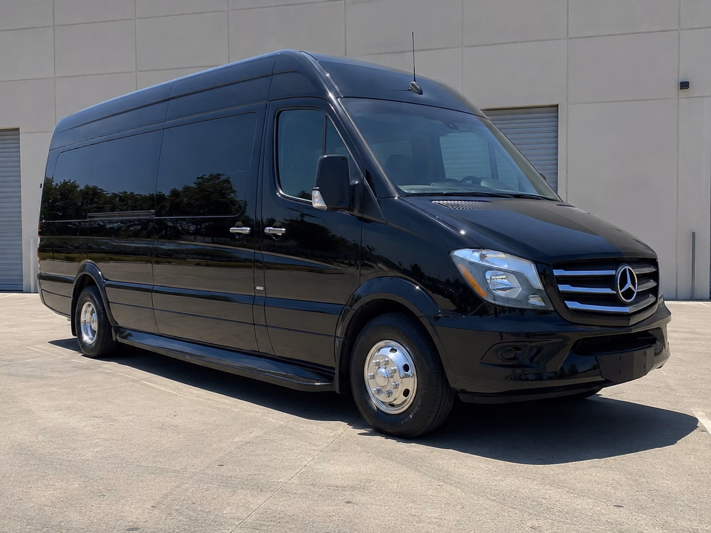 find the perfect transportation for your next airport transfer 5